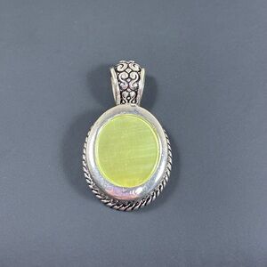 Vintage Vibes Silver and Yellow Cabochon Pendant